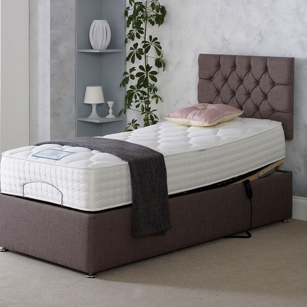 Linden Adjustable bed